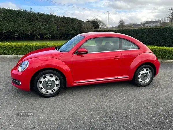 Begagnad VW Beetle Design 2014 Röd Halvkombi