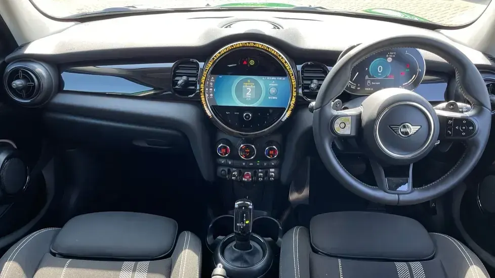 Used Mini Cooper S Classic 176 HP (129 kW) 2024 Green Hatchback