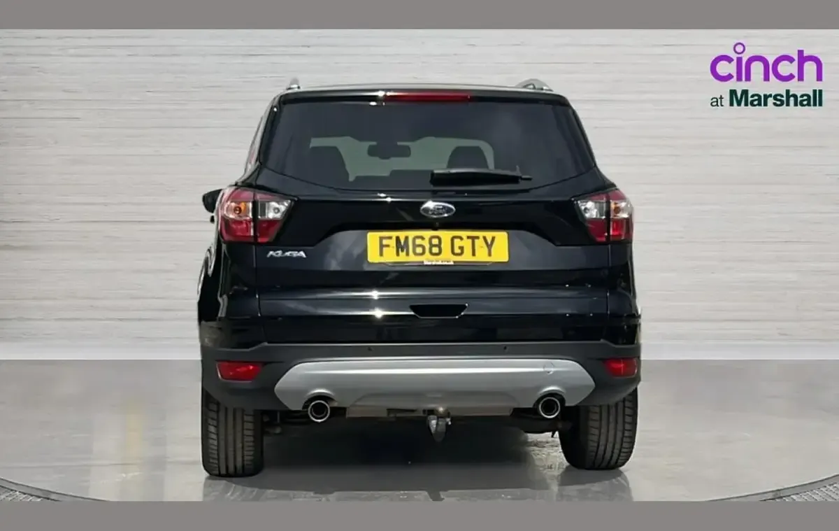 Usado Ford Kuga Titanium 180 CV (132 kW) 2019 Negro SUV