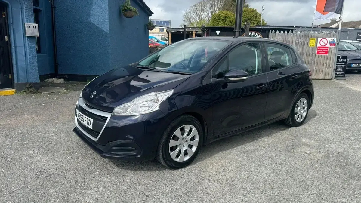 Used Peugeot 208 Access 73 HP (53 kW) 2016 Blue Hatchback