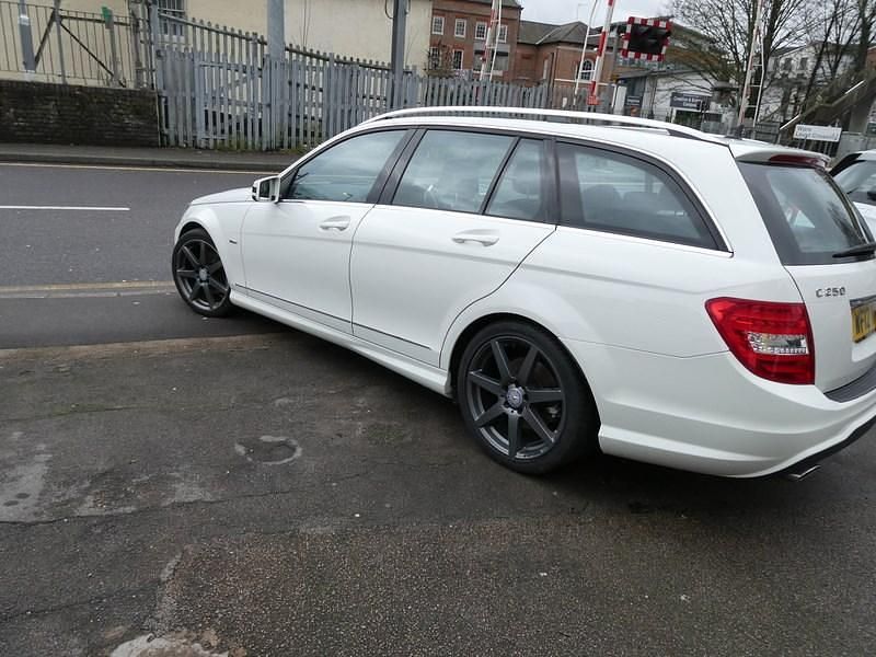 Used Mercedes C250 2012 White Estate