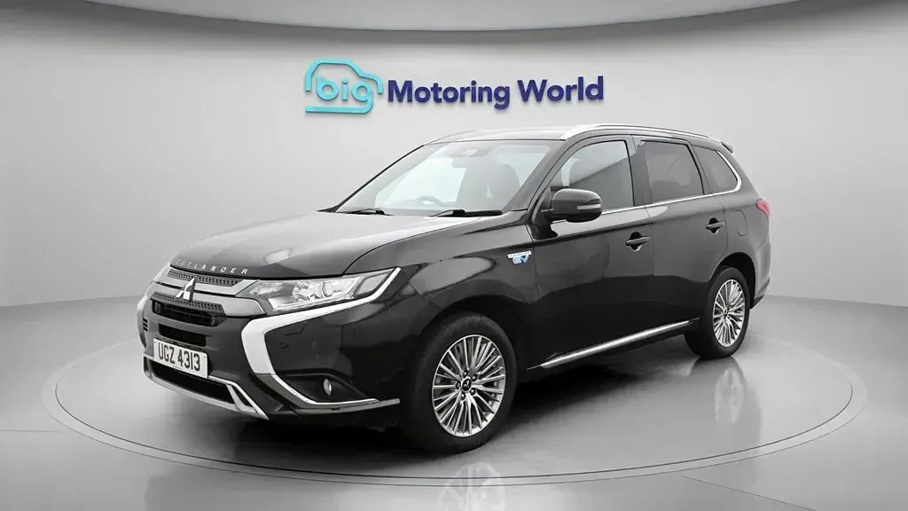 Usado Mitsubishi Outlander P-HEV 224 HP (164 kW) 2021 Preto SUV