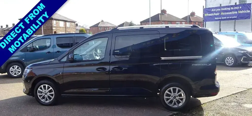 Used Ford Grand Tourneo Connect Titanium 122 HP (89 kW) 2024 Black MPV