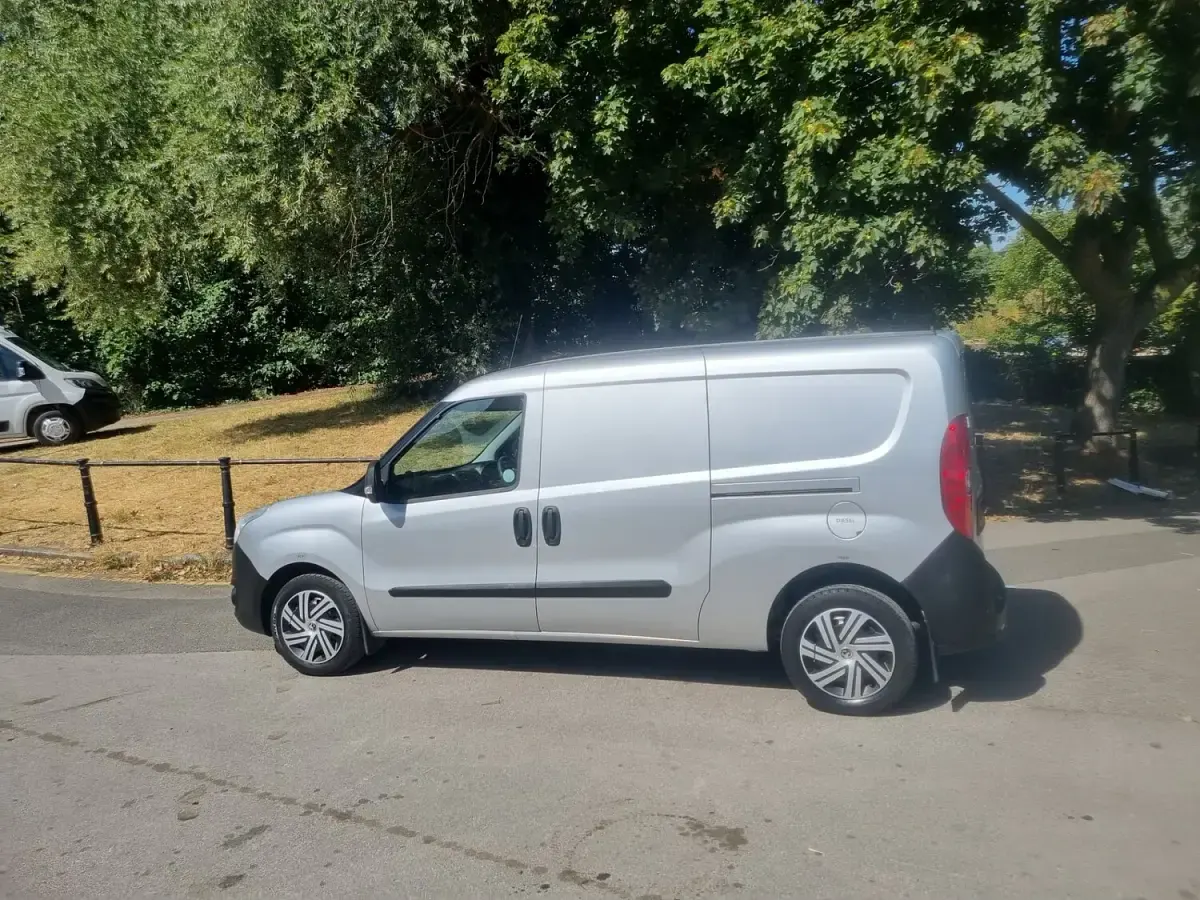 Used Vauxhall Combo 2015 Silver MPV