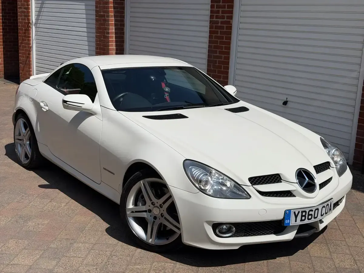 Used Mercedes SLK200 2011 White Cabriolet