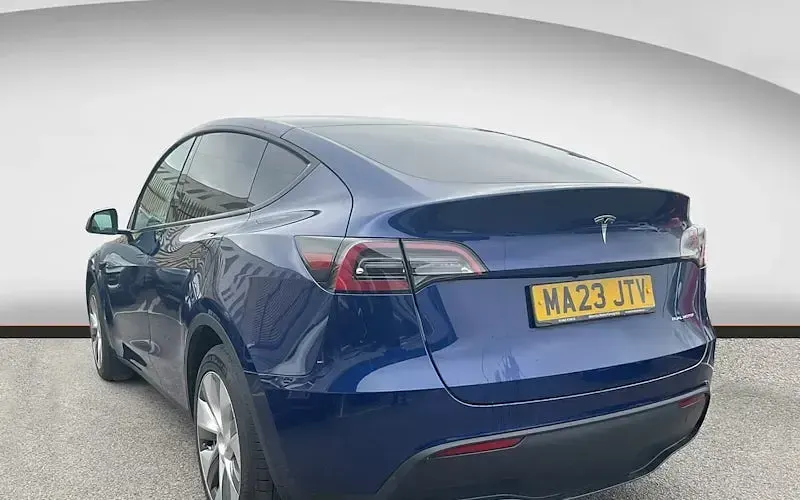 Used Tesla Model Y Long Range AWD 286 kW (389 HP) 2025 SUV