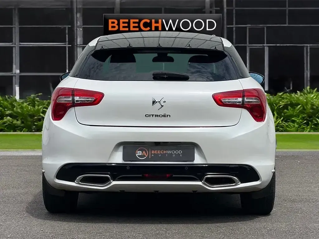 Used Citroën DS5 180 HP (132 kW) 2015 White Hatchback