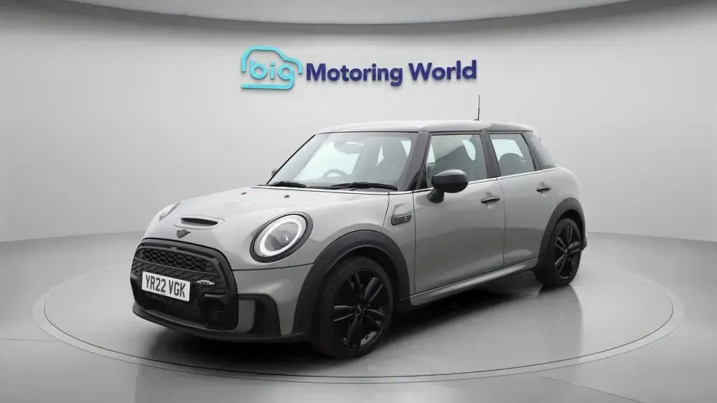 Usado Mini Cooper S Hatch 178 HP (130 kW) 2022 Cinzento Citadino