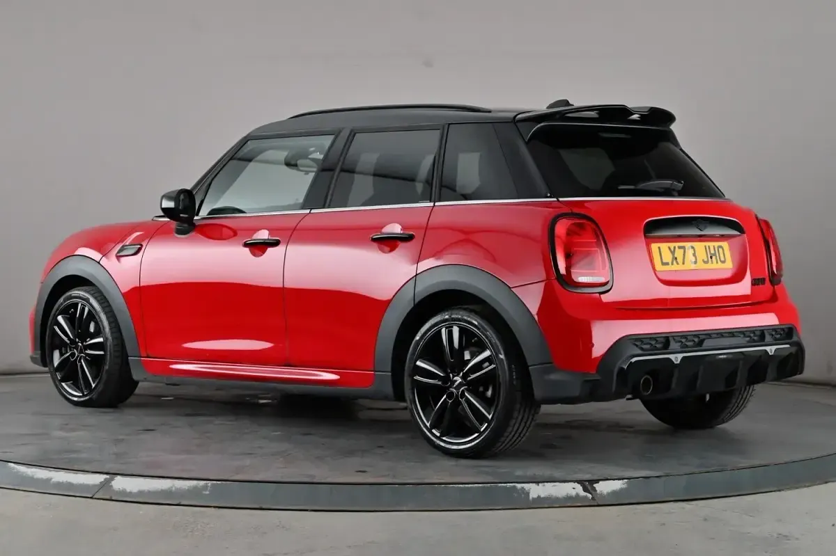 Used Mini Cooper Sport 134 HP (98 kW) 2023 Red Hatchback