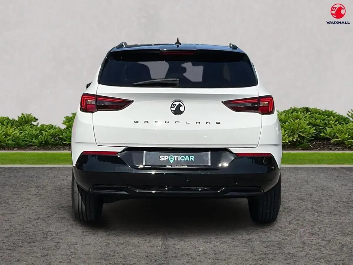 Used Vauxhall Grandland X GS Line 128 HP (94 kW) 2022 White SUV