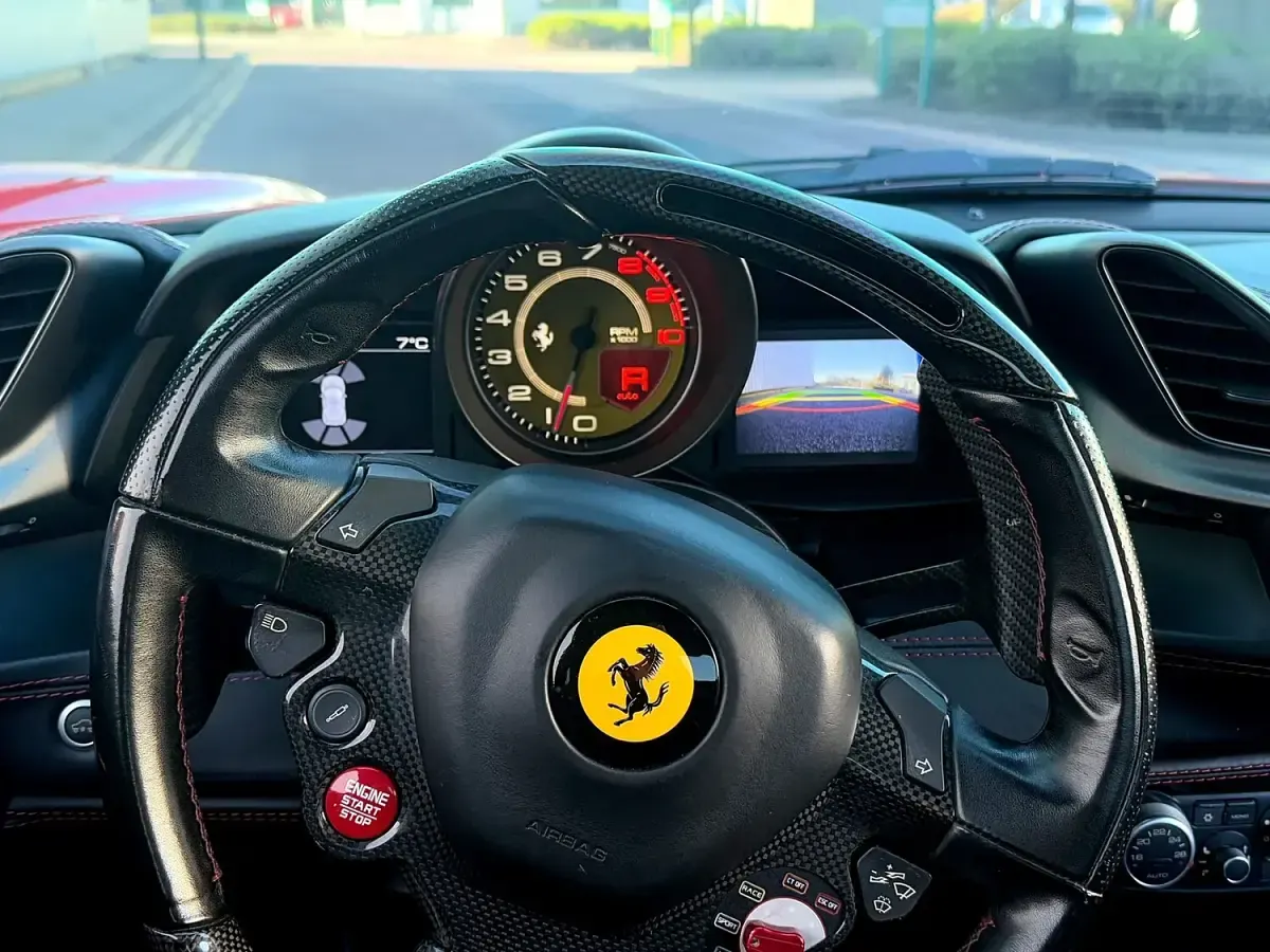 Used Ferrari 488 670 HP (492 kW) 2016 Red Coupe