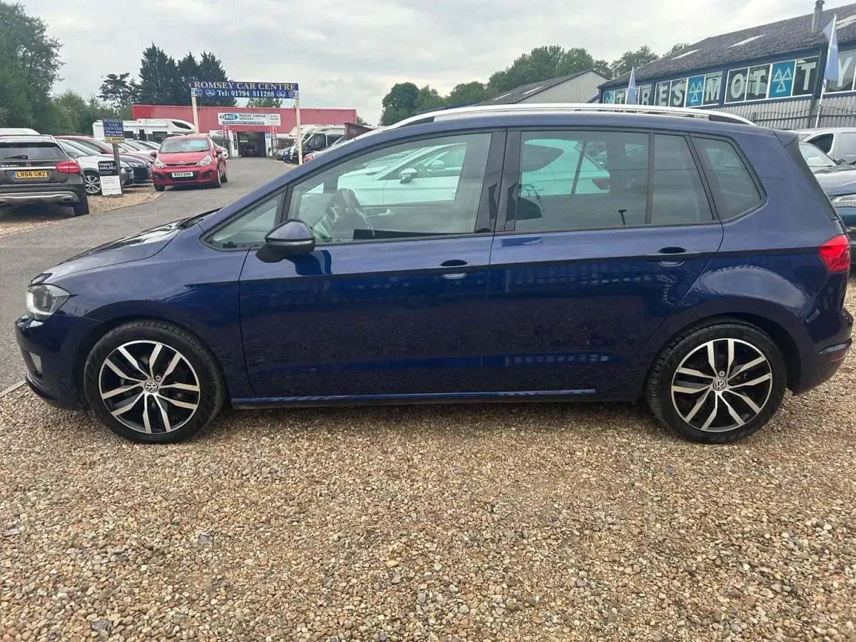 Used VW Golf Sportsvan SE 2017 Blue MPV