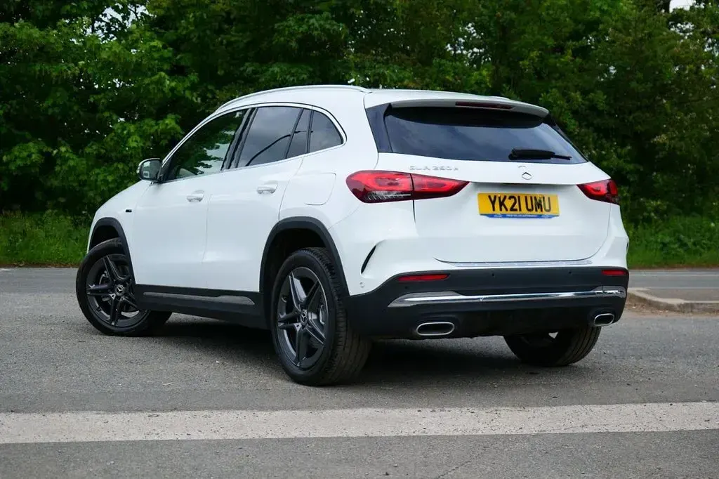 Used Mercedes GLA250 Exclusive 218 HP (160 kW) 2021 White SUV