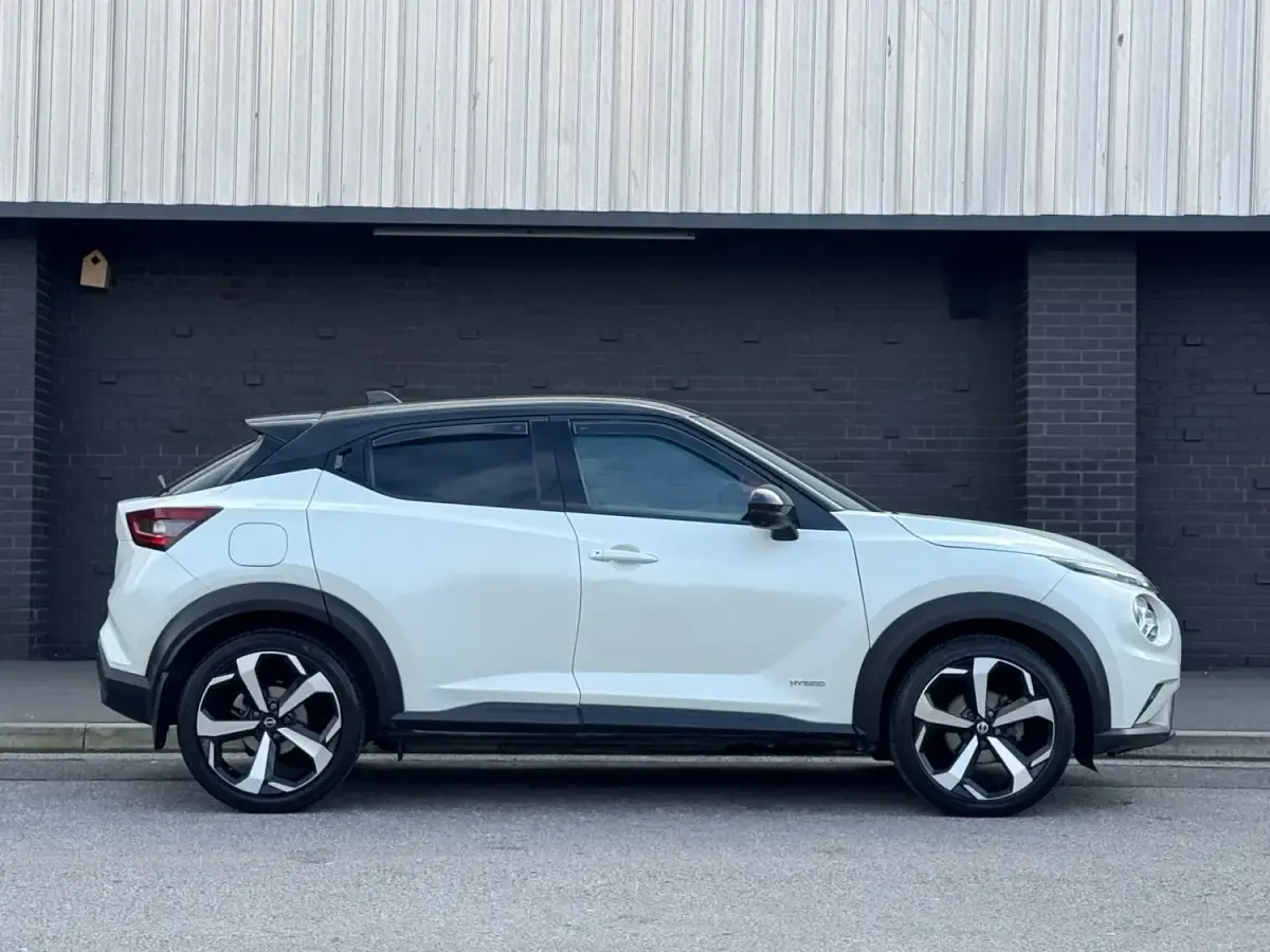 Używany Nissan Juke Tekna 143 KM (105 kW) 2023 Biały SUV
