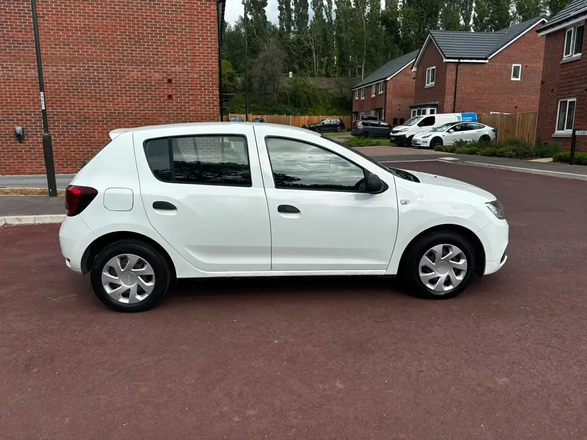 Used Dacia Sandero Ambiance 2017 White Hatchback