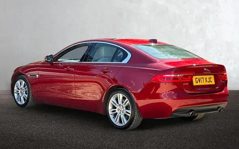 Used Jaguar XE Ingenium 200 HP (147 kW) 2019 Sedan