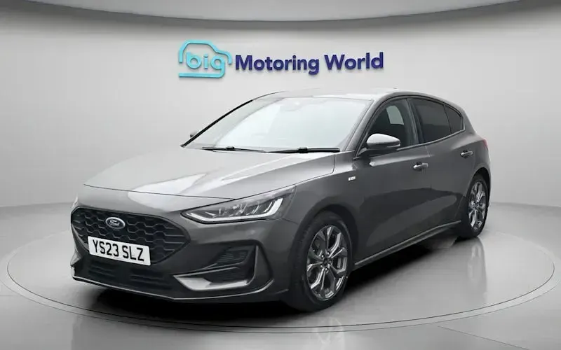 Used Ford Focus ST-Line 125 HP (91 kW) 2023 Grey Hatchback