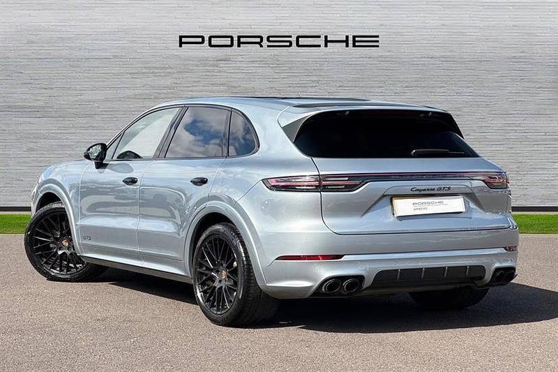 Usado Porsche Cayenne GTS 460 HP (338 kW) 2023 Prateado SUV