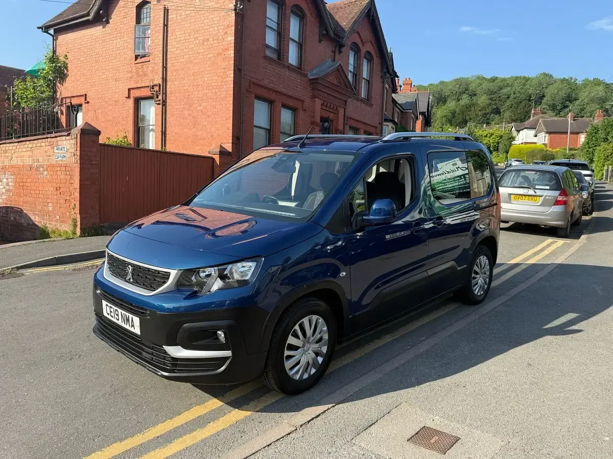 Used Peugeot Rifter Active 130 HP (95 kW) 2019 Blue MPV