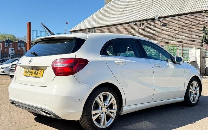 Used Mercedes A180 Premium 109 HP (80 kW) 2018 Hatchback