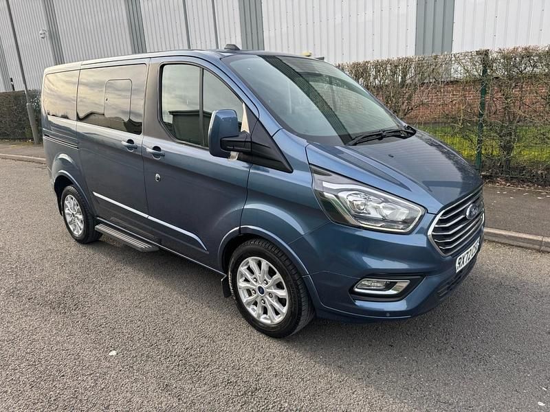 Used Ford Tourneo Titanium 130 HP (95 kW) 2022 Blue MPV