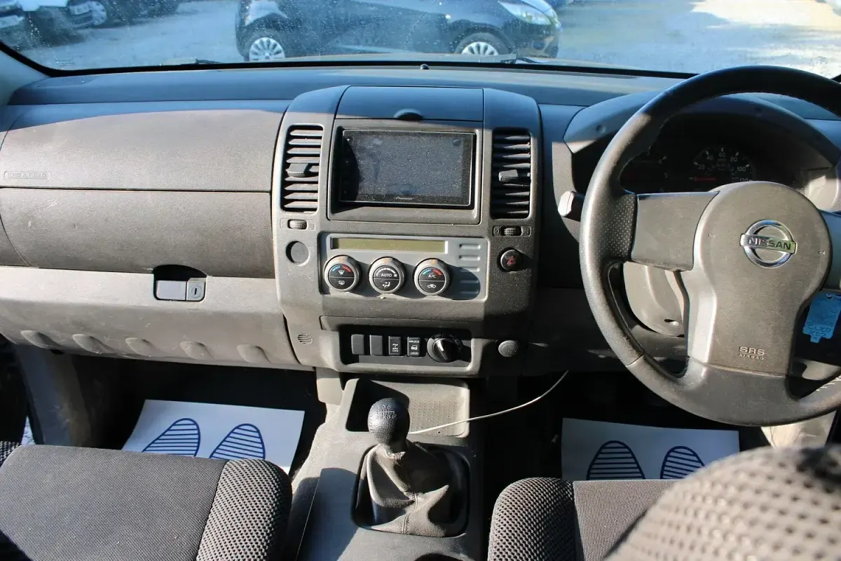 Used Nissan Navara 174 HP (127 kW) 2007 Green Pickup