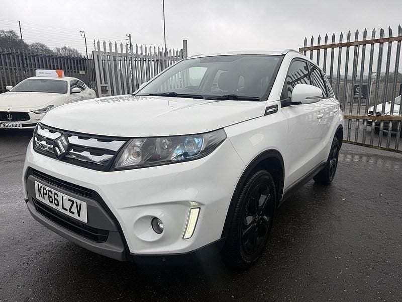 Used Suzuki Vitara SZ5 2016 White Hatchback
