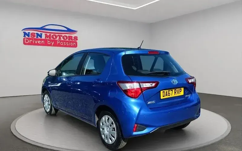 Used Toyota Yaris Hybrid Active 101 HP (74 kW) 2019 Hatchback