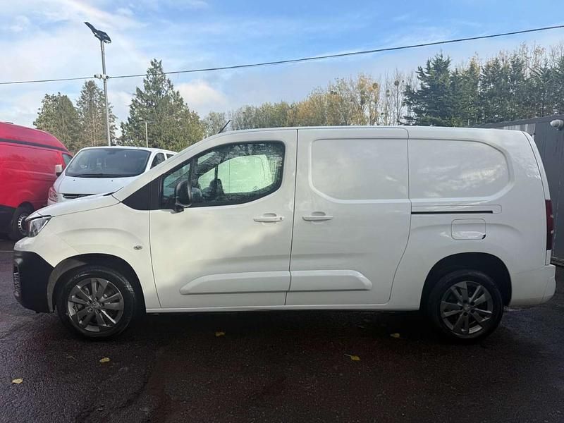 Used Peugeot Partner Premium 2022 White MPV