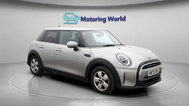 Used Mini Cooper Classic 136 HP (100 kW) 2022 Silver Hatchback