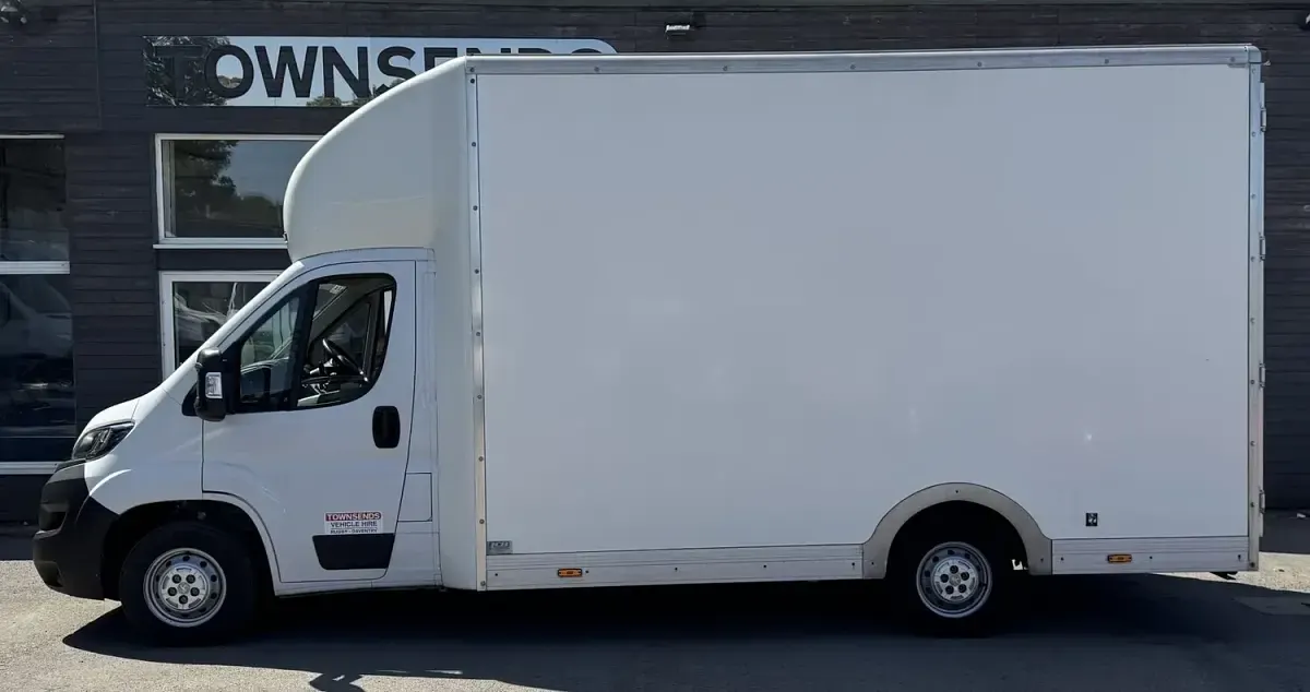 Used Peugeot Boxer 140 HP (102 kW) 2023 White Van