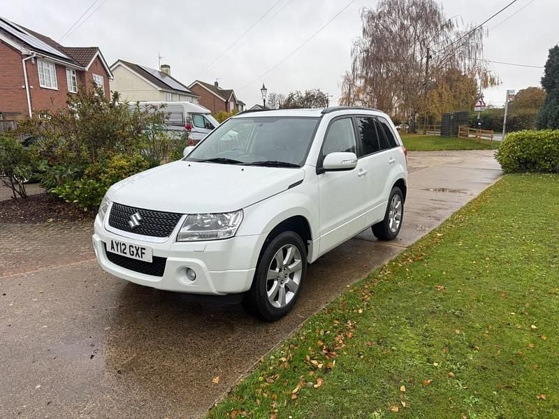 White Used 2012 Suzuki Grand Vitara SZ5 | £2,975 (Super price) - Image 1/4