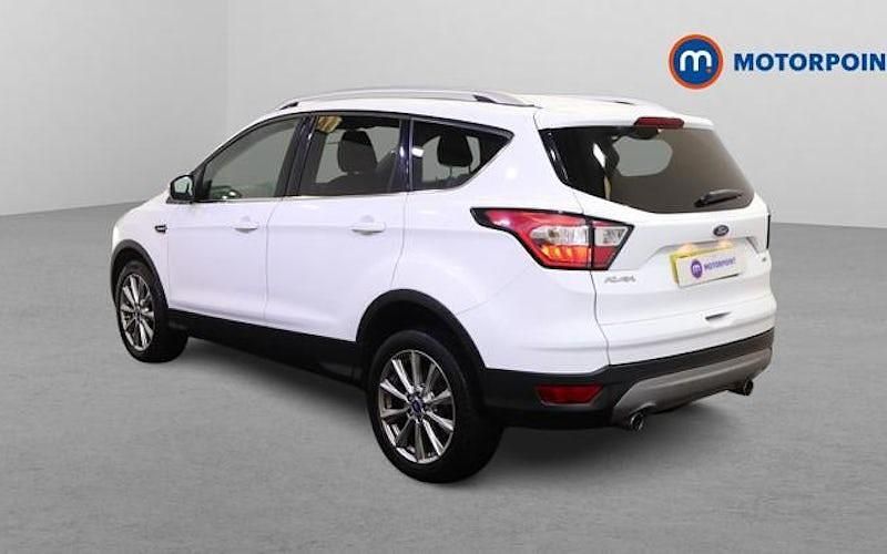 Used Ford Kuga Titanium 179 HP (131 kW) 2019 White SUV
