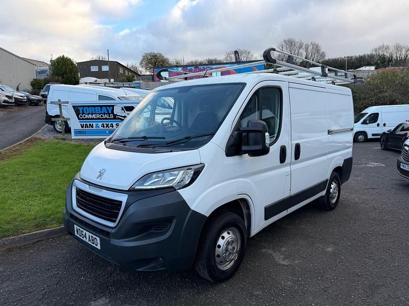 White Used 2015 Peugeot Boxer Van | £5,495 (Fair price) - Image 1/4