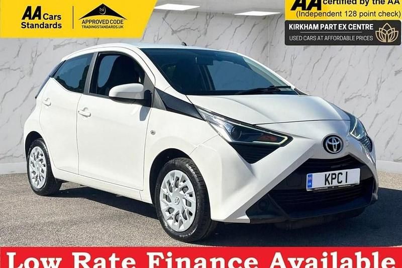 White Used 2019 Toyota Aygo X-play Hatchback | £7,395 (Fair price) - Image 1/1