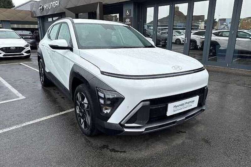 White Used 2024 Hyundai Kona Advanced SUV | £23,253 (Fair price) - Image 1/4