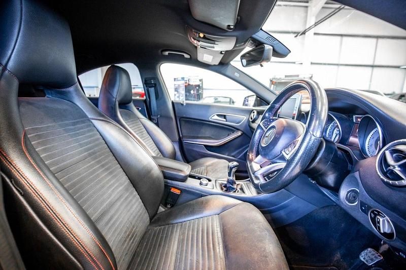 Used Mercedes CLA180 AMG 122 HP (89 kW) 2015 Red Sedan