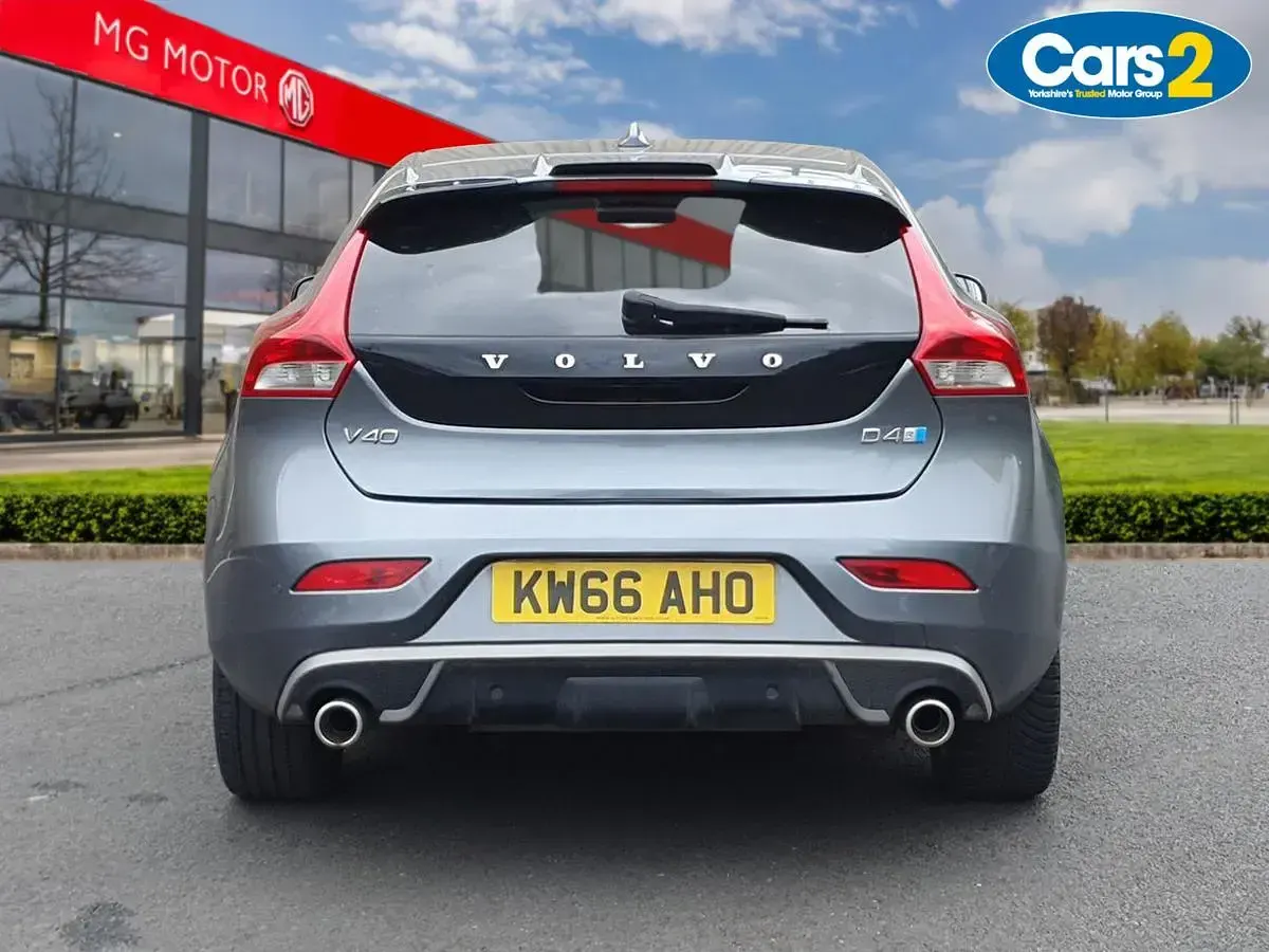 Used Volvo V40 R-Design Pro 190 HP (139 kW) 2016 Grey Hatchback