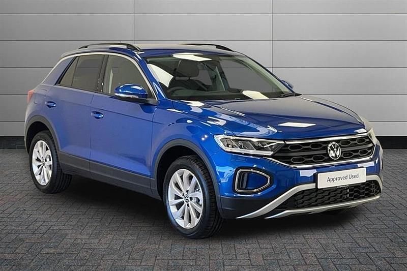 Ravenna blue New 2025 VW T-Roc Match SUV | £24,870 (Super price) - Image 1/3