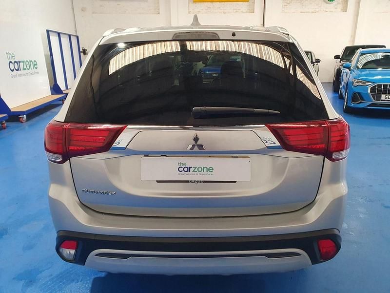 Used Mitsubishi Outlander 150 HP (110 kW) 2020 Silver SUV