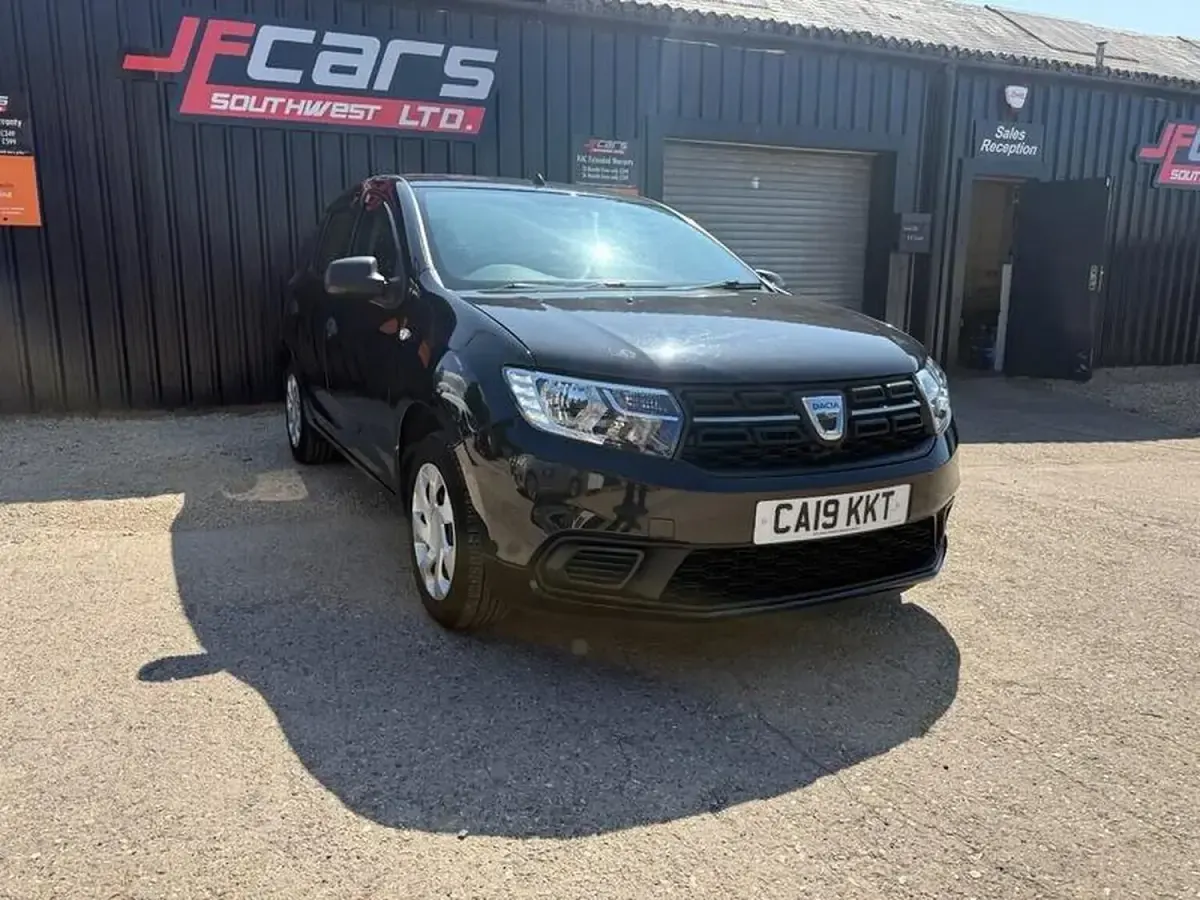 Used Dacia Sandero Essentiel 90 HP (66 kW) 2019 Black Hatchback
