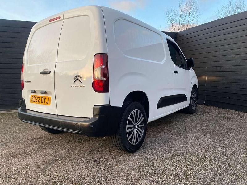 Used Citroën Berlingo 100 HP (73 kW) 2022 White MPV