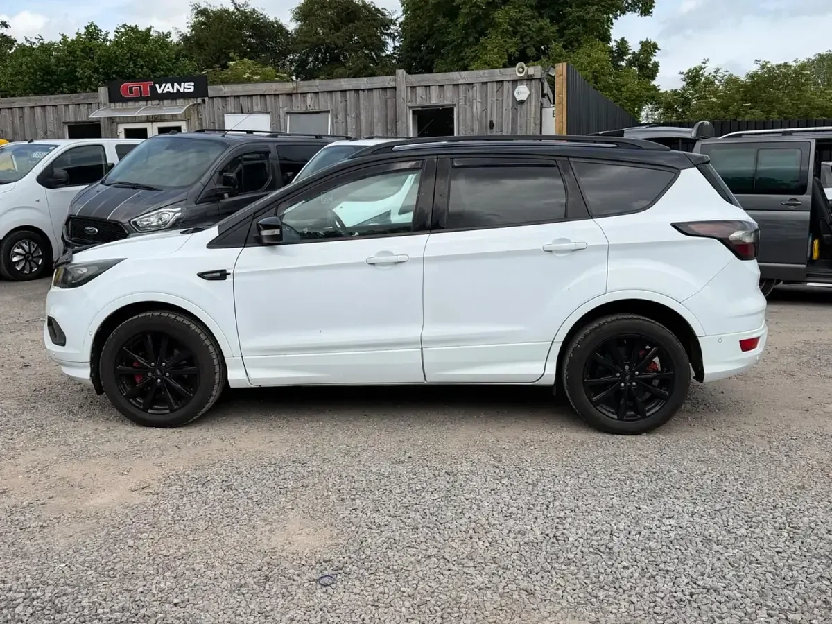 Used Ford Kuga ST-Line 120 HP (88 kW) 2018 White SUV