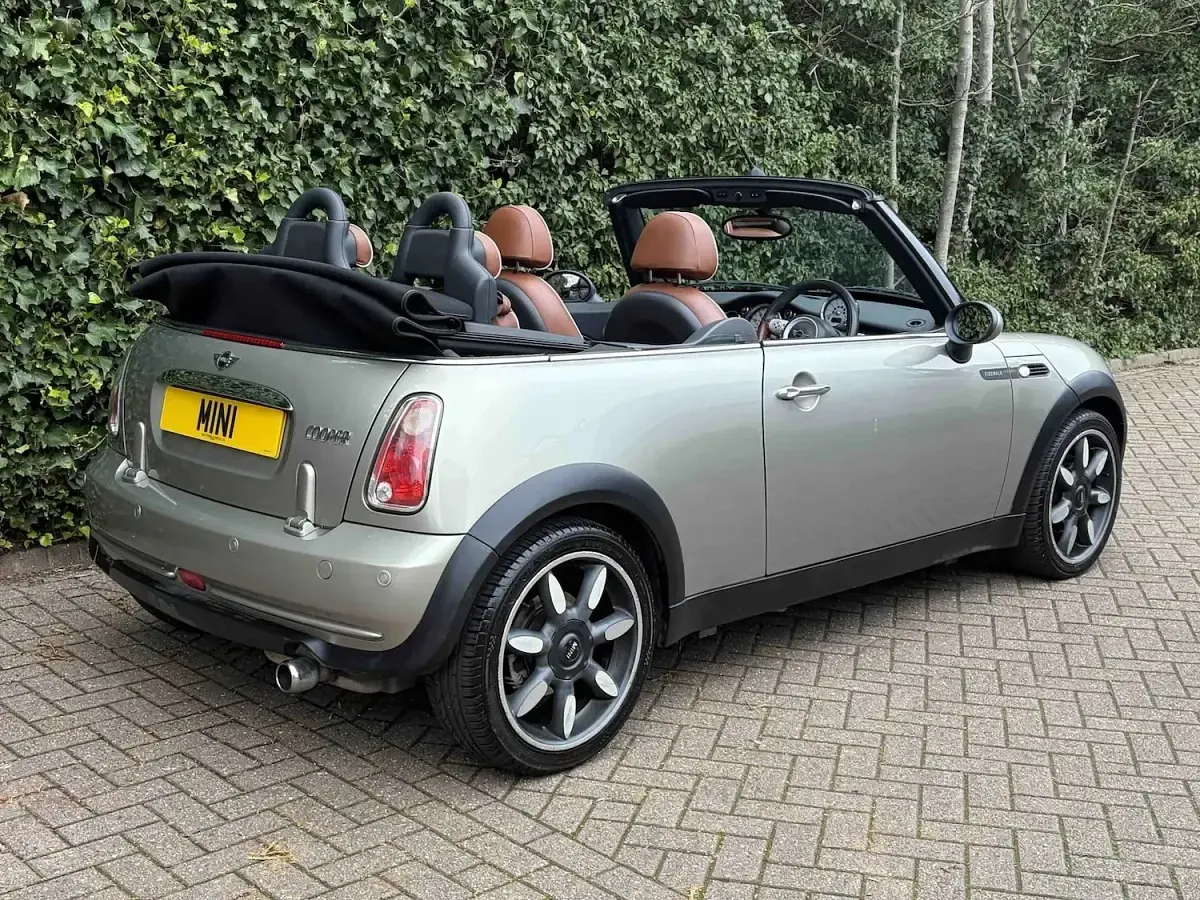 Used Mini Cooper Cabriolet 2007 Sparklingsilver metallic Cabriolet