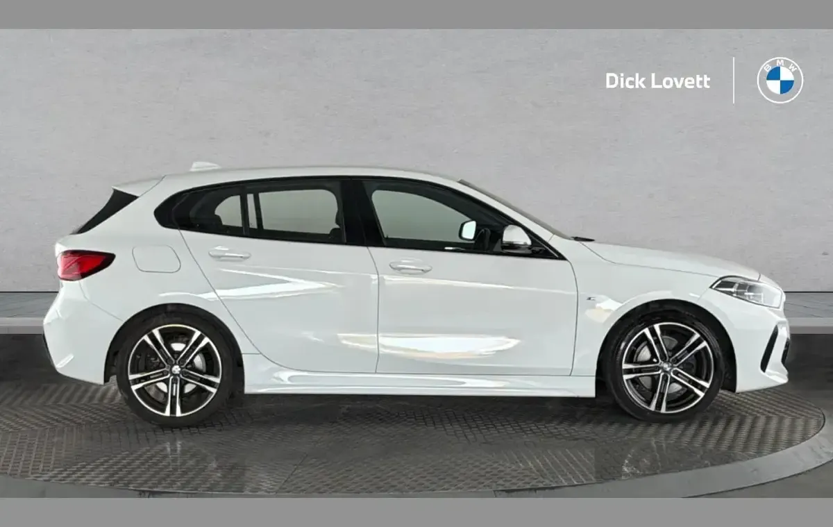 Used BMW 118 M Sport 134 HP (98 kW) 2022 White Hatchback