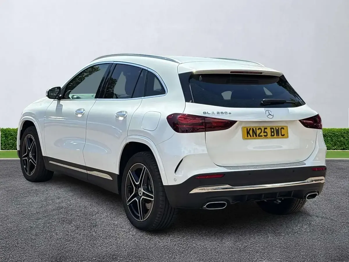Used Mercedes GLA250 Executive 2025 White SUV