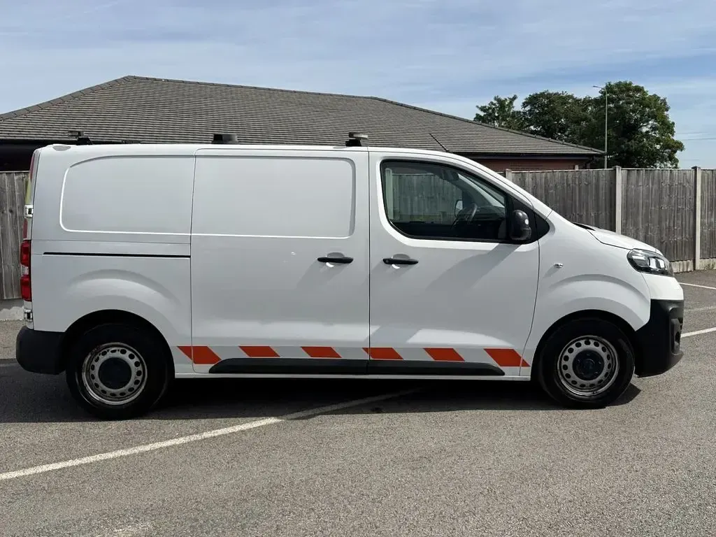 Used Vauxhall Vivaro Edition 2019 White MPV