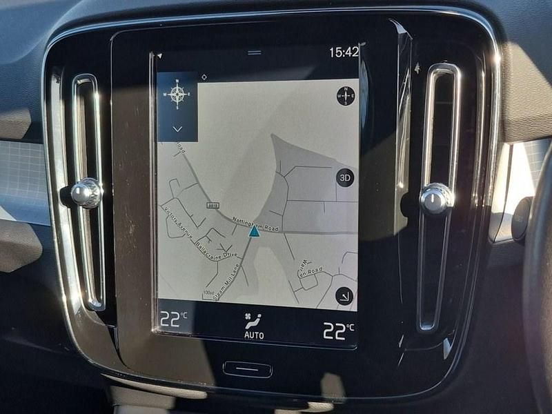 Used Volvo XC40 Momentum 2019 Silver SUV