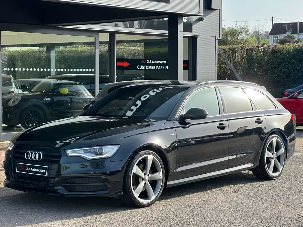 Usado Audi A6 Black Edition 177 HP (130 kW) 2013 Preto Carrinha