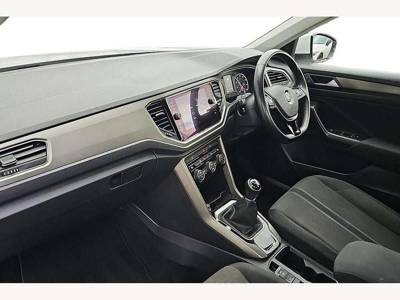 Used VW T-Roc SE 115 HP (84 kW) 2020 White SUV